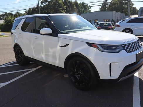 Used 2023 Land Rover Discovery S AWD/4WD image 4