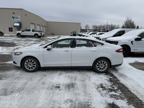 Used 2015 Ford Fusion S image 4