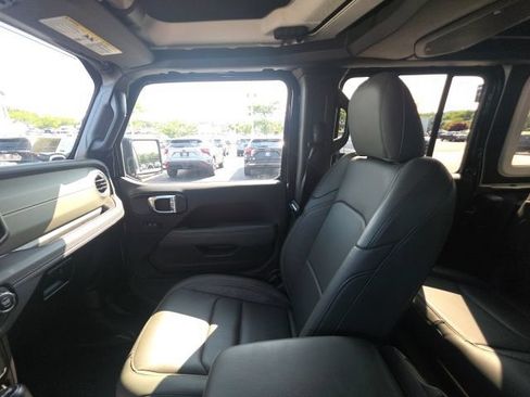 Used 2024 Jeep Wrangler High Altitude AWD/4WD image 27