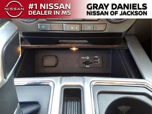 Used 2015 Ford F150 Platinum w/ Equipment Group 701A Luxury AWD/4WD image 18