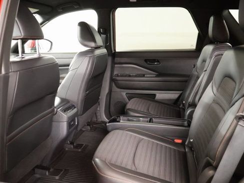 Used 2025 Nissan Pathfinder Rock Creek AWD/4WD image 29
