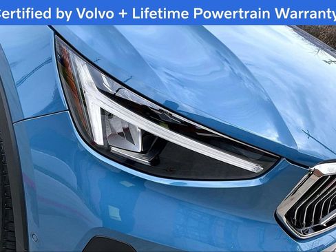 Used 2025 Volvo XC40 B5 Plus image 39