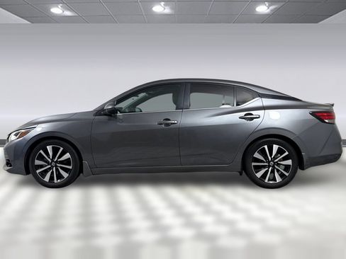 Used 2022 Nissan Sentra SV w/ SV Premium Package FWD image 2