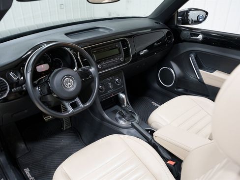 Used 2013 Volkswagen Beetle 2.5 image 19