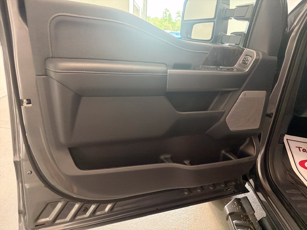 New 2027 Ford F250 Lariat w/ Black Appearance Package AWD/4WD image 12