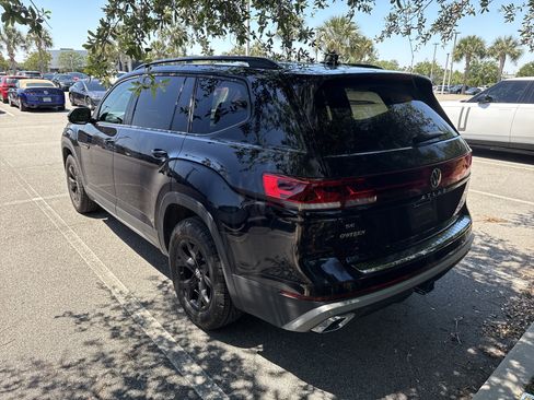 Used 2024 Volkswagen Atlas Peak Edition SE AWD/4WD image 1