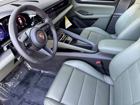 New 2025 Porsche Macan Electric image 4