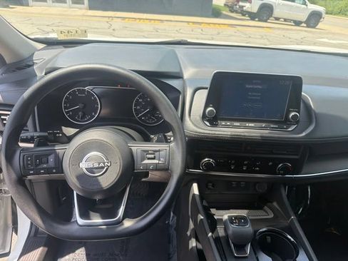 Used 2024 Nissan Rogue S AWD/4WD image 10