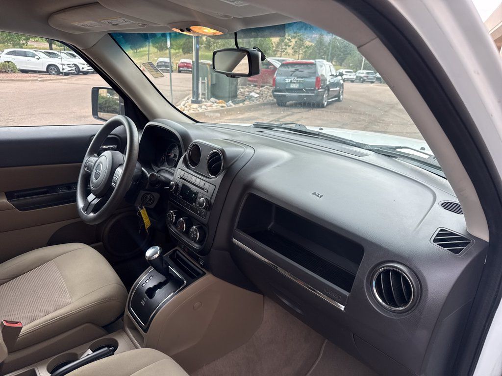 Used 2015 Jeep Patriot Sport w/ Power Value Group FWD image 29