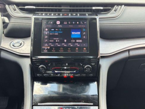 Used 2021 Jeep Grand Cherokee L Limited image 25