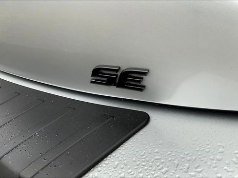 Used 2020 Toyota Corolla SE image 9