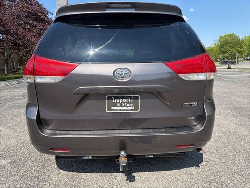 Used 2013 Toyota Sienna LE FWD image 8