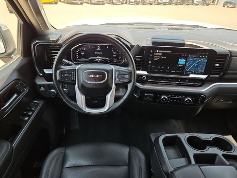 Used 2025 GMC Sierra 1500 SLT RWD image 8
