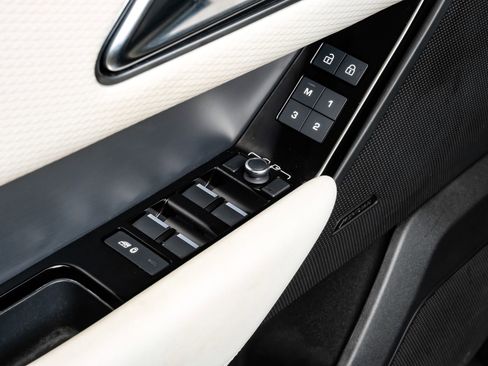 Used 2023 Land Rover Range Rover Velar R-Dynamic S image 44