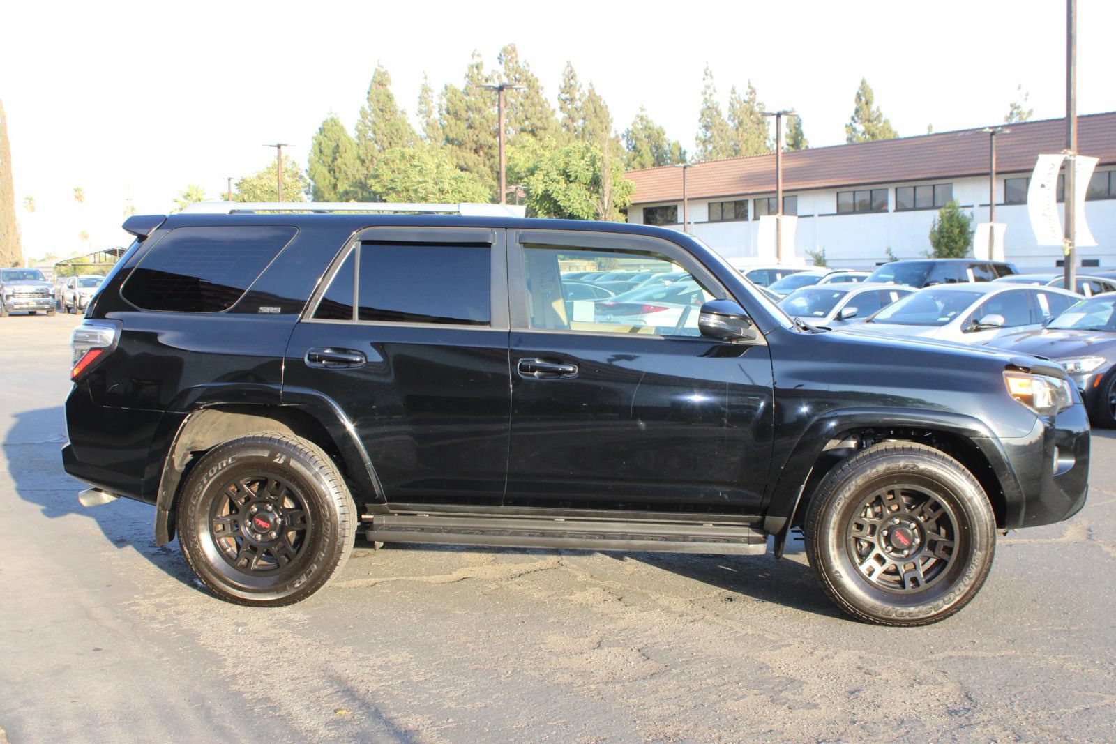 Used 2018 Toyota 4Runner SR5 Premium RWD image 37