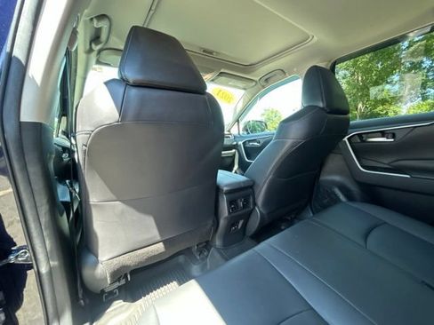 Certified 2021 Toyota RAV4 XLE Premium AWD/4WD image 35
