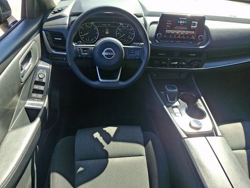 Used 2024 Nissan Rogue SV AWD/4WD image 11