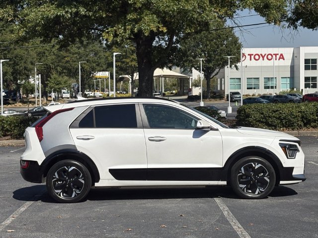Certified 2023 Kia Niro Wave FWD image 14