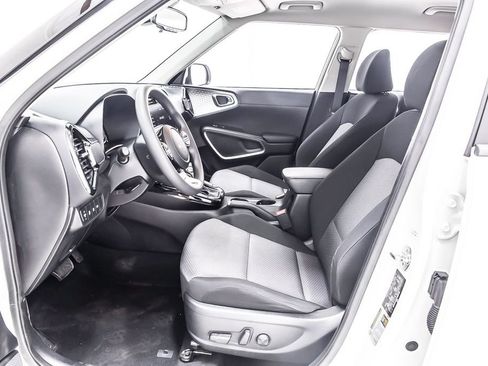 Used 2023 Kia Soul S FWD image 24