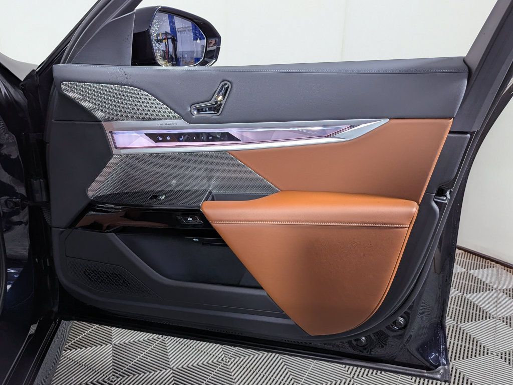 Certified 2023 BMW 740i RWD image 34