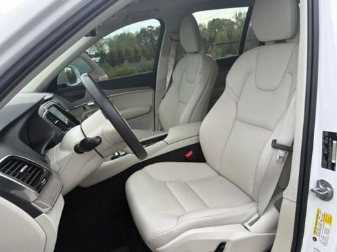 Used 2024 Volvo XC90 B6 Plus w/ Protection Package Premier AWD/4WD image 4