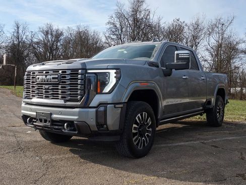 Used 2024 GMC Sierra 2500 Denali Ultimate image 8