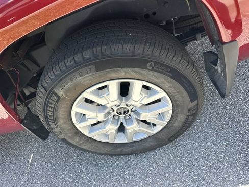 Certified 2024 Nissan Frontier SV w/ Technology Package RWD image 10
