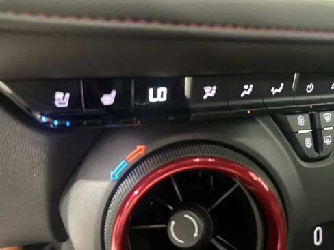 Used 2023 Chevrolet Blazer RS w/ Enhanced Convenience Package image 24