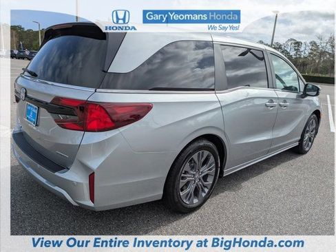 New 2026 Honda Odyssey Touring image 6