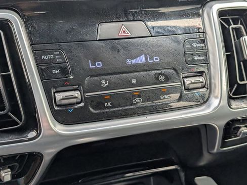 Used 2023 Kia Sorento SX FWD image 29