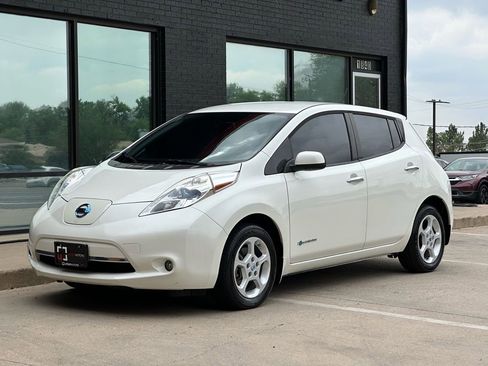Used 2013 Nissan Leaf SV w/ LED & Quick Charge Pkg image 19