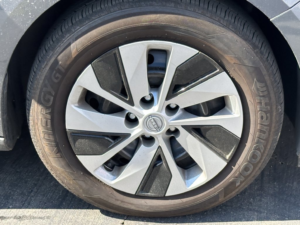 Used 2025 Nissan Altima 2.5 S FWD image 13