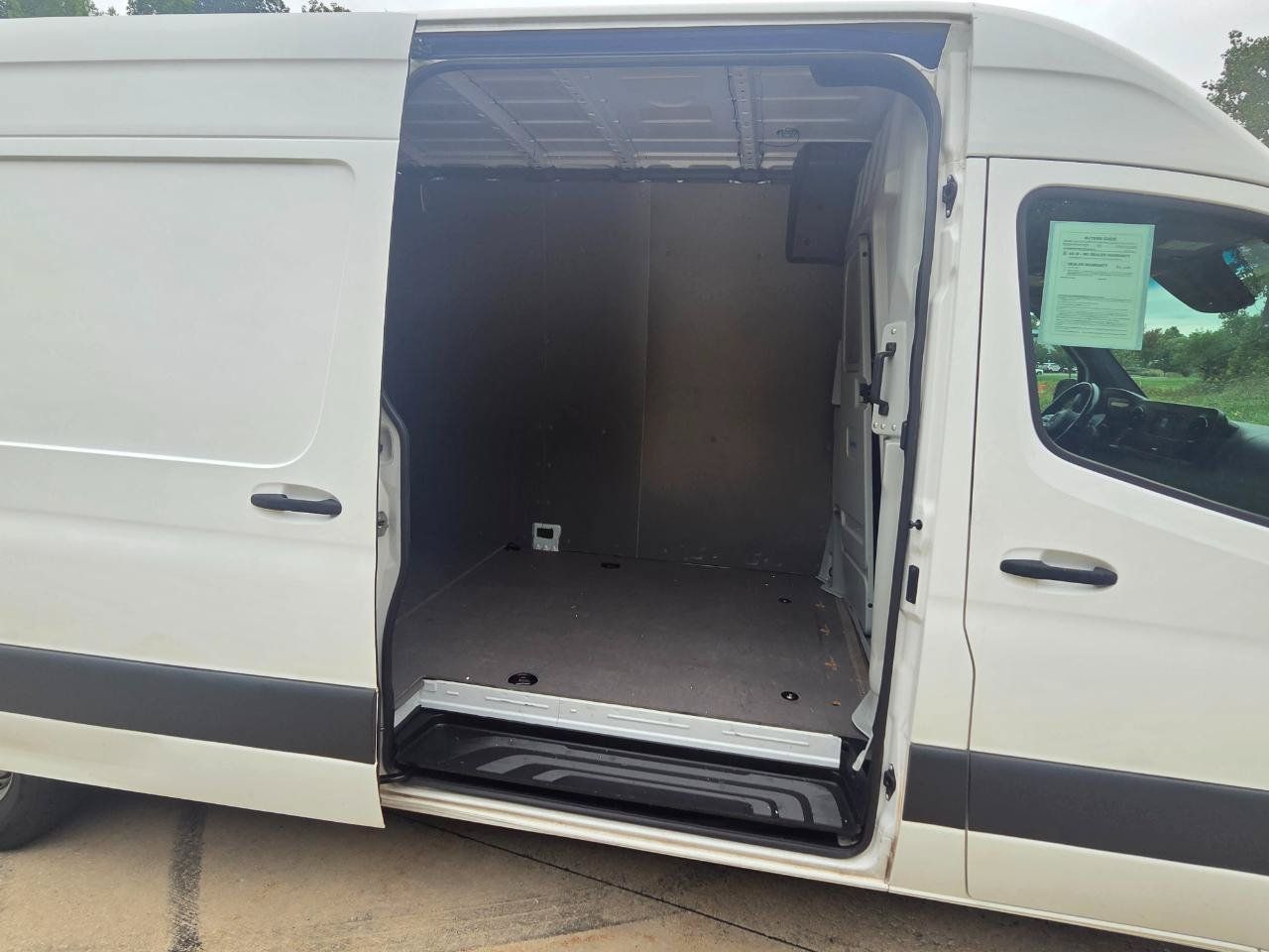 Used 2020 Mercedes-Benz Sprinter 2500 w/ Driver Convenience Package image 40