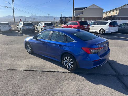 Used 2022 Honda Civic LX image 4