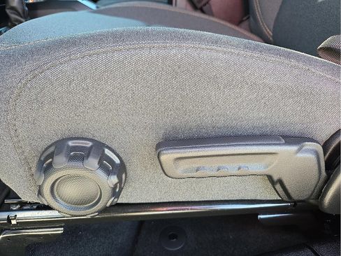 Used 2024 Jeep Wrangler Sport S image 15