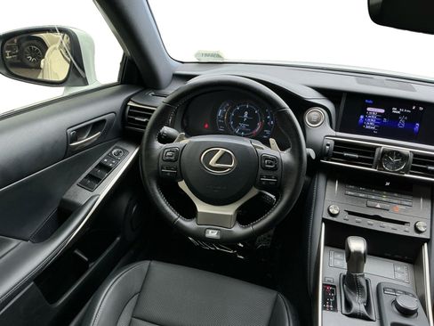 Used 2020 Lexus IS 350 F Sport w/ F Sport Package RWD image 11