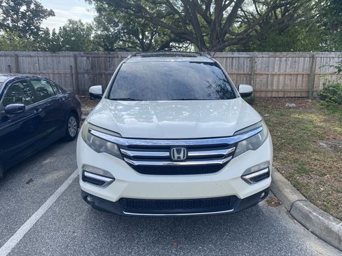 Used 2016 Honda Pilot Touring image 14