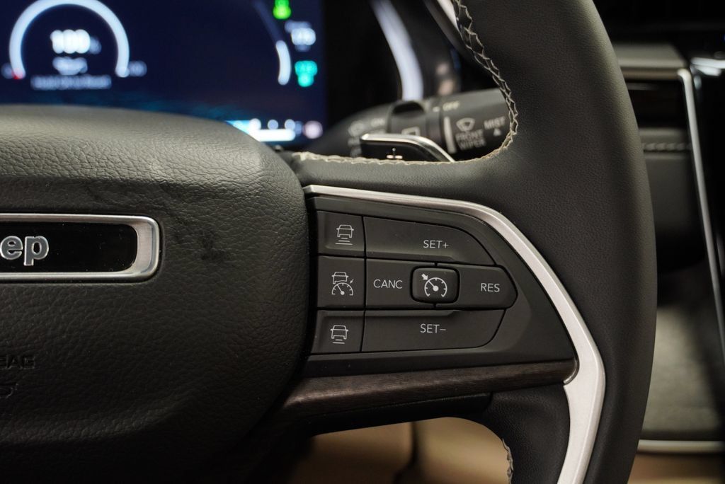 Used 2022 Jeep Grand Cherokee Limited 4xe AWD/4WD image 42