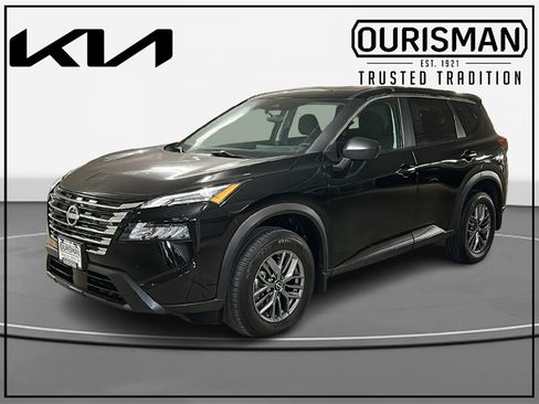 Used 2024 Nissan Rogue S image 2