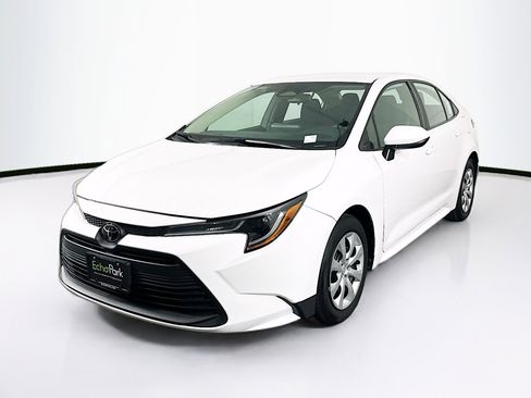 Used 2024 Toyota Corolla LE FWD image 3