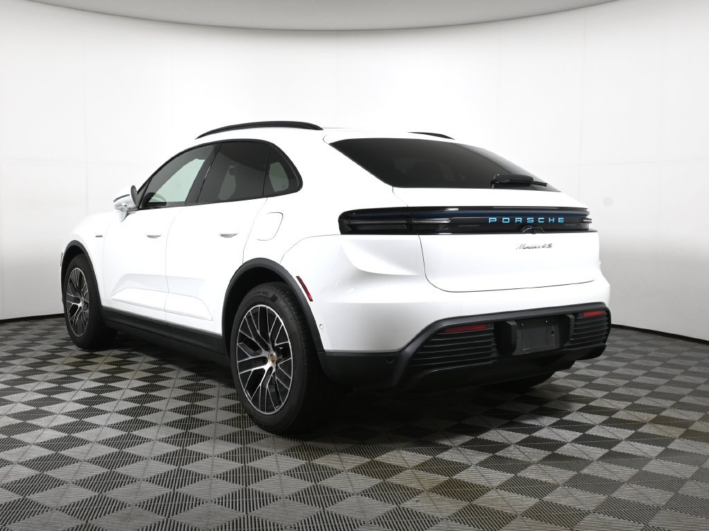 Used 2025 Porsche Macan 4S Electric AWD/4WD image 3