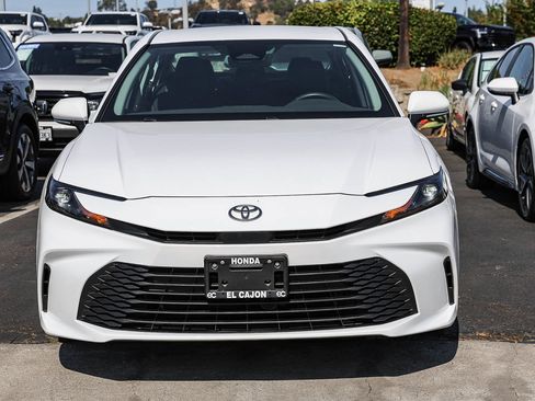 Used 2025 Toyota Camry LE w/ Convenience Package AWD/4WD image 18