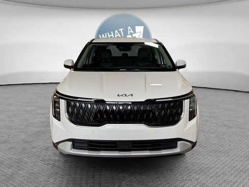Certified 2026 Kia Carnival FWD image 9