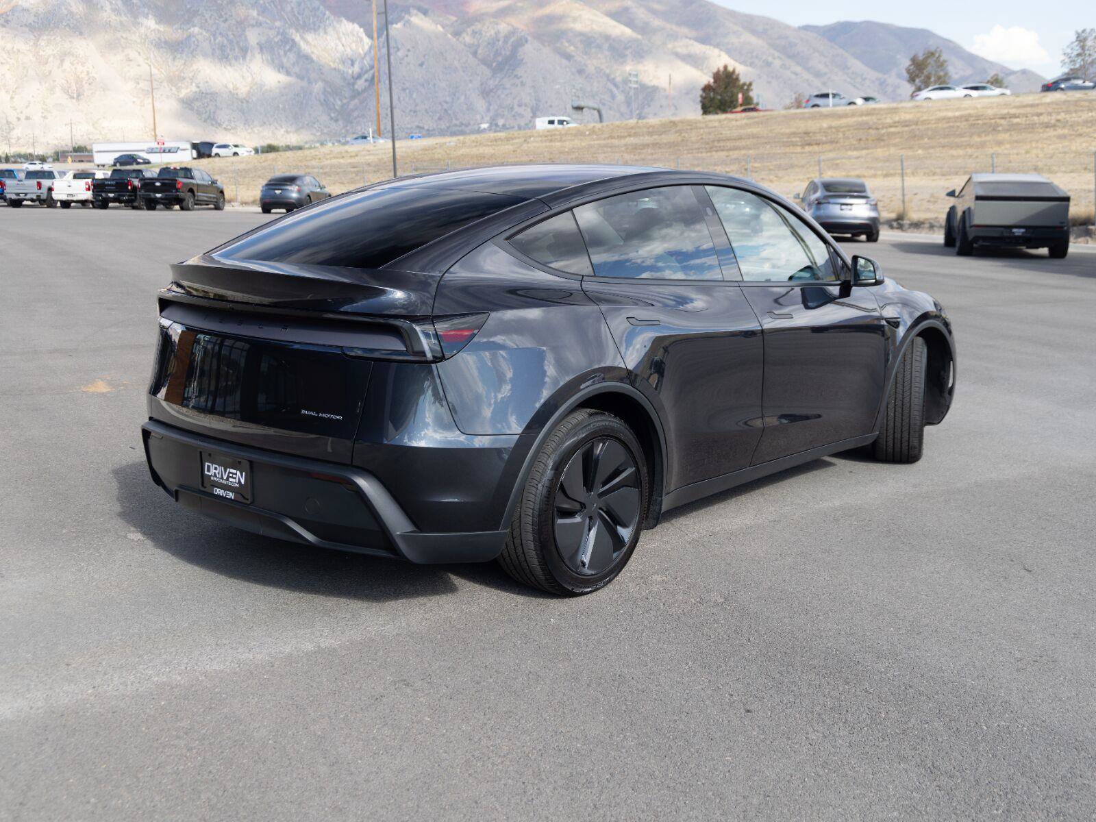 Used 2026 Tesla Model Y AWD image 8