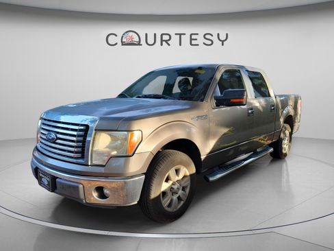 Used 2011 Ford F150 XLT w/ XLT Chrome Pkg RWD image 3