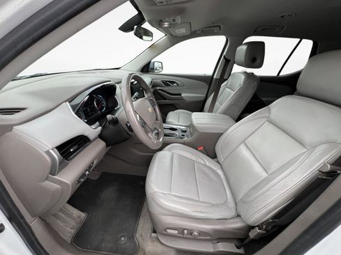 Used 2019 Chevrolet Traverse LT image 18