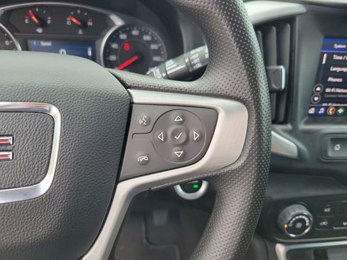 Used 2024 GMC Terrain SLE image 17