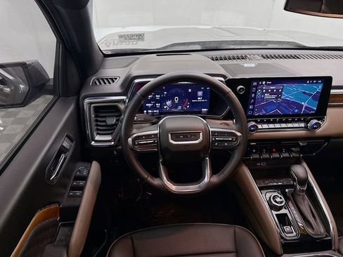 Used 2024 GMC Canyon Denali image 26