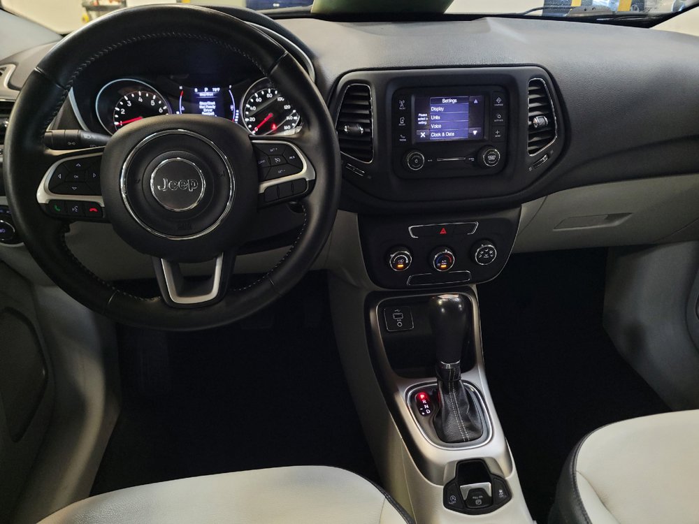 Used 2018 Jeep Compass Latitude FWD image 22