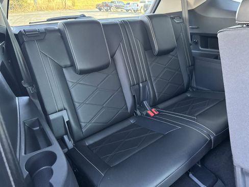 Used 2025 Volkswagen Atlas SE image 15